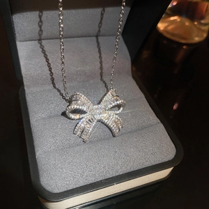 Bowknot Pendant Necklace Sparkling Zircon Inlaid Copper Clavicle Chain Sweet Elegant Jewelry For Women Girls Silver Tone