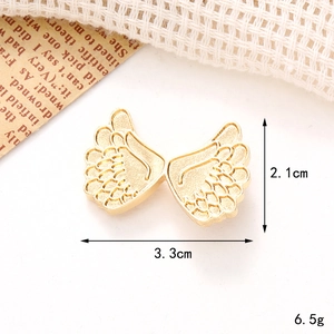 Golden alloy wing pendants for DIY jewelry with feather texture, 3.3cm width
