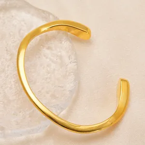 Bracciale Rigido Aperto Onda Irregolare Minimalista Acciaio Inossidabile Placcato Oro 18K PVD Lucidato Da Donna