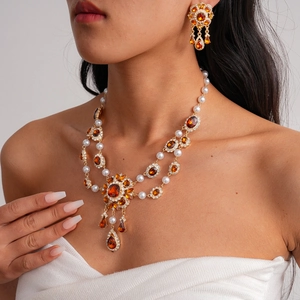 Vintage amber gemstone and pearl necklace set with elegant gold fringes for women