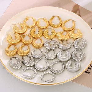Orecchini A Cerchio Acciaio Inossidabile Cavi Geometrici Strutturati Placcati Oro 18K Leggeri Gioielli Retro Donna