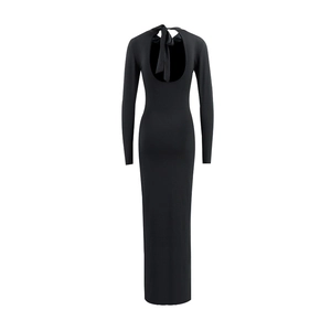 Vue arrière détaillée d'une robe longue noire ajustée avec découpe et nœud élégant