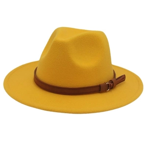 Chapeau fedora vintage en feutre de laine jaune moutarde avec ceinture en cuir brun