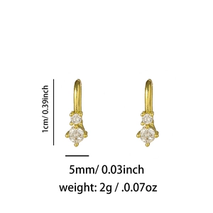Detail view of gold U-shaped nose clip with dimensions 1cm height and 2g weight