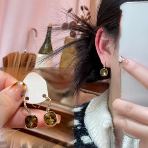 Maillard brown zircon square drop earrings with gold rhinestone hooks for daily wear