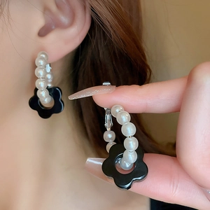French retro acrylic flower earrings with white pearls and C-shaped metal hoops