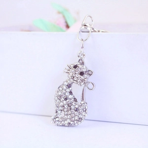 Sparkling crystal-studded silver cat keychain for women's bags and accessories