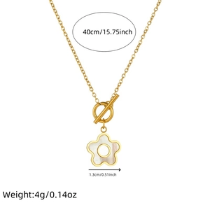 Detail of gold multilayer necklace with flower pendant and dimensions measurement