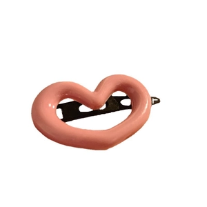 Sweet pink heart hair clip for women with a minimalist resin design and metal grip