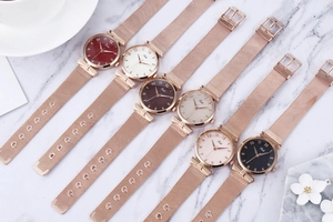 Sei orologi al quarzo da donna con cinturini in maglia oro rosa e quadranti colorati