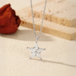Collana con ciondolo a stella in argento sterling S925 e zirconi cubici scintillanti