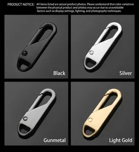 Makroaufnahme von Zinklegierung Karabiner in Schwarz, Silber, Gunmetal und hellem Gold