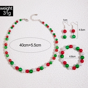 Detailed dimensions of the Christmas red and green pearl jewelry set including necklace and bracelet