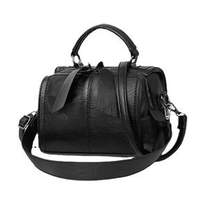 Klassische schwarze Boston-Handtasche aus Leder mit Litschi-Struktur und Schultergurt