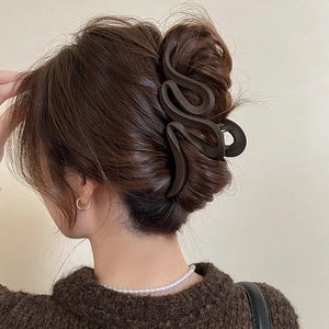 Large matte brown hair claw clip for women, minimalist 13cm shark clip for thick hair