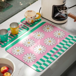 Set di tappetini assorbenti in terra di diatomee con fiori per il lavabo del bagno