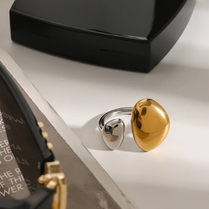 Minimalist two-tone stainless steel waterdrop ring in gold and silver finish