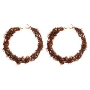 Boucles d'oreilles créoles géométriques marron tricotées avec fermoirs dorés chic