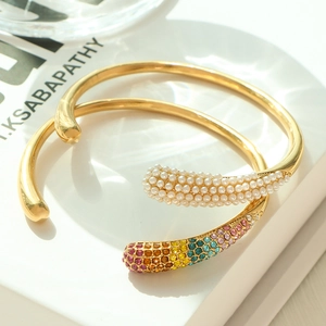 Bracelet jonc en acier titane doré avec strass colorés et perles d'imitation