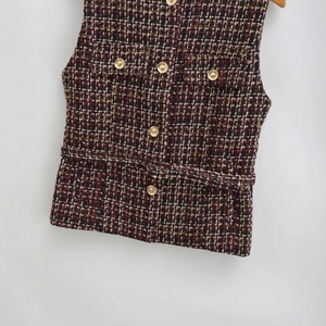Brown and pink tweed vest with round neck and decorative golden metal buttons