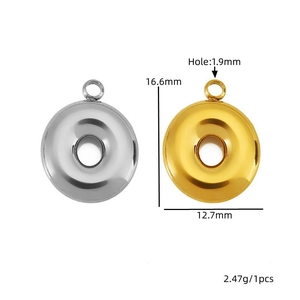 Détail des pendentifs lettres bulles or et argent avec dimensions et trou de 1,9 mm