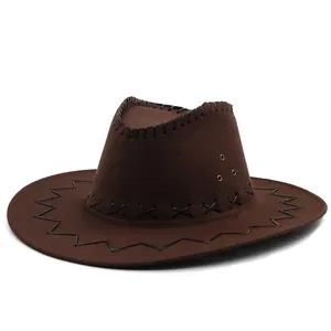 Détail d'un chapeau de cowboy marron en suédine avec coutures zigzag et œillets d'aération