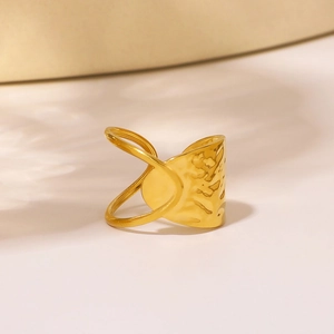 Bague ouverte irrégulière en acier inoxydable plaqué or 18K avec fini martelé