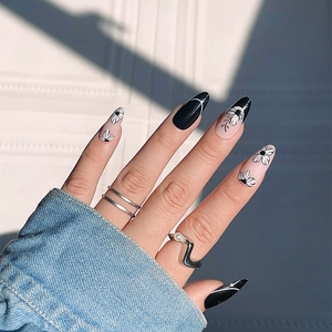 Unghie Finte Lunghe Mandorla Nero Rosa Bianco Fiore Dipinto A Mano Stile Francese Minimalista