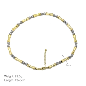 Dettaglio della collana a catena bicolore con larghezza 6 mm in oro 18 carati e argento