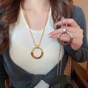 Collana Lunga Con Ciondolo A Cerchio Geometrico Retrò Giunzione In Lega Resina Texture Tartarugata Catena Per Maglione Da Donna Stile Minimalista
