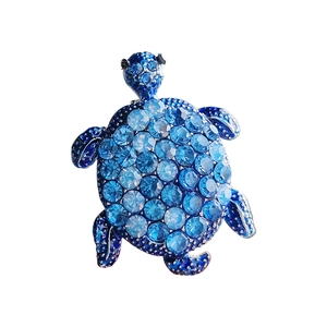 Exquisite sea turtle brooch with blue gradient rhinestones and polished enamel finish