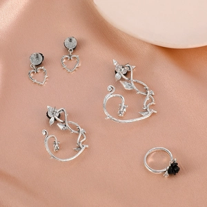 Silver gothic rose and thorn jewelry set with heart earrings and black floral ring