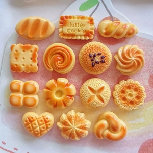 Set of 15 realistic miniature resin butter cookies for DIY phone case and hair accessories