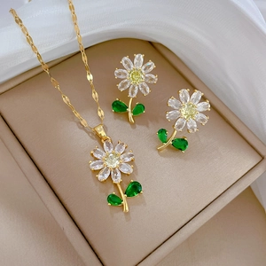 Daisy Flower Necklace And Earrings Zirconia Inlaid Gold Plated Titanium Steel Copper Silver Earring Post For Women Banquet Elegant