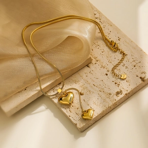Herz Anhänger Halskette 18K Vergoldet Edelstahl Doppelte Herzen Schlangenkette Minimalistischer Eleganter Schmuck Damen