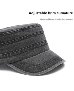 Détail de la casquette plate grise en toile délavée avec visière pliable et coutures