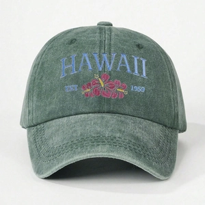 Berretto da baseball verde lavato con ricamo Hawaii e fiori di ibisco in cotone puro