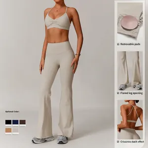 Ensemble de yoga beige pour femme avec soutien-gorge en V et legging évasé taille haute