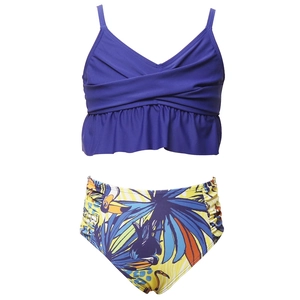 Maillot de bain deux pièces pour filles avec haut plissé violet et bas tropical à motif toucan