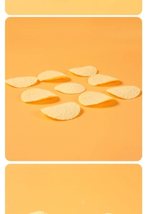Accessoires de chips en PVC réalistes avec texture ondulée sur fond orange vif