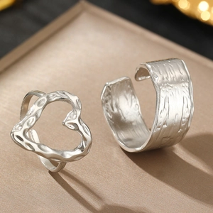 Adjustable 18K gold plated stainless steel rings with heart shape and hammered texture