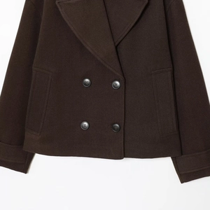 Manteau court marron foncé à double boutonnage en texture laine avec col tailleur
