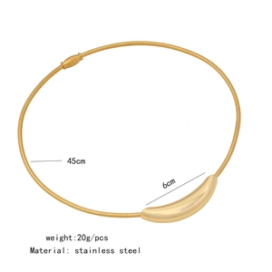 Macro detail of golden stainless steel necklace showing 45cm chain length and 20g weight