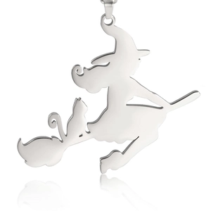Pendentif silhouette de sorcière sur balai avec chat en acier inoxydable poli