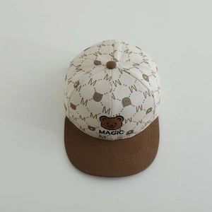 Kinder-Baseballkappe mit Bärenprint, M-Muster und Magic-Stickerei in Beige und Braun