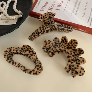 Three-piece leopard print acetate hair claw clip set with elegant French retro aesthetics