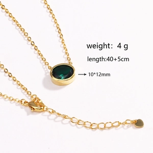 Detail view of emerald pendant necklace with dimensions 10x12mm and 40+5cm chain length