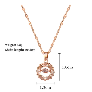 Detailed view of rose gold heart pendant necklace with dimensions and 2.8g weight info
