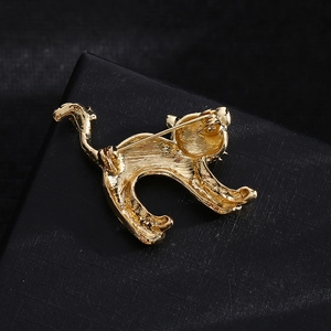 Golden cat-shaped alloy brooch with brushed metal finish and secure pin fastener