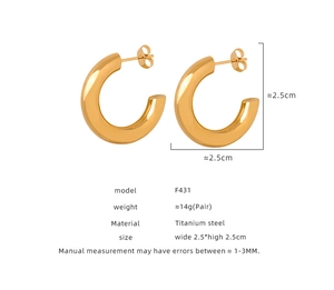 Detail view of 14g gold-plated titanium steel C-hoop earrings with 2.5cm diameter specs